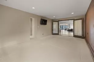 9E Cove Ln, North Bergen, NJ 07047 - Photo 16