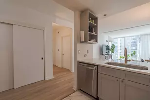 20 Newport Pkwy, Jersey City, NJ 07310 - Photo 6