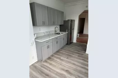 18 Graham Ave, Jersey City, NJ 07307 - Photo 4