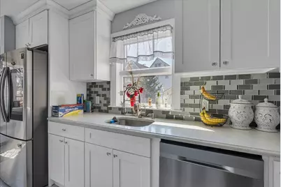 84-86 West 52nd St, Bayonne, NJ 07002 - Photo 6
