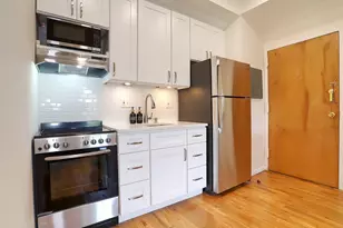 11 Cuneo Pl, Jersey City, NJ 07307 - Photo 2