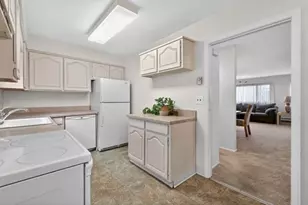 195 Avenue A, Bayonne, NJ 07002 - Photo 4