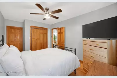 28 Willow St, Bayonne, NJ 07002 - Photo 8