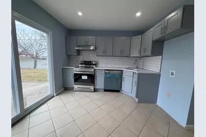 14 Acorn Rd #1, Secaucus, NJ 07094 - Photo 2