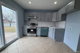 14 Acorn Rd, Secaucus, NJ 07094 - Photo 2