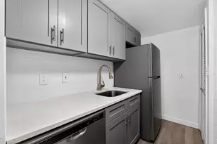 318 38th St, Union City, NJ 07087 - Photo 6