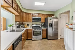 8 Quartz Ln, Paterson, NJ 07501 - Photo 10