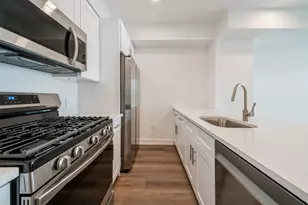 32 Jones St, Jersey City, NJ 07306 - Photo 12