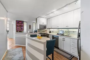 7002 Blvd E, Guttenberg, NJ 07093 - Photo 6