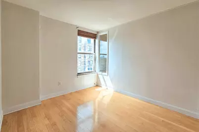 10 Regent St #704, Jersey City, NJ 07302 - Photo 8