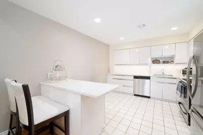 101 Shearwater Ct East #47, Jersey City, NJ 07305 - Photo 8