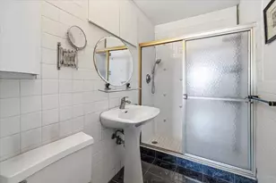 2000 Linwood Ave, Fort Lee, NJ 07024 - Photo 6