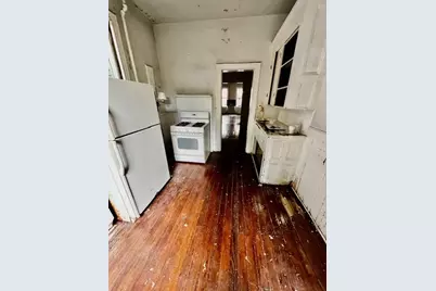 261 Bowers St, Jersey City, NJ 07307 - Photo 14