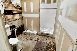 261 Bowers St, Jersey City, NJ 07307 - Photo 22