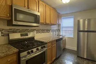 204 Christopher Columbus Dr, Jersey City, NJ 07302 - Photo 2