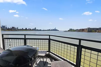 600 Harbor Blvd #870, Weehawken, NJ 07086 - Photo 2