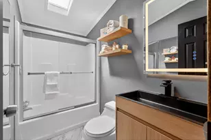 197 W 24th St, Bayonne, NJ 07002 - Photo 8