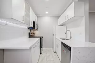 56 68th St, Guttenberg, NJ 07093 - Photo 2