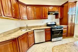 204 Olean Ave, Jersey City, NJ 07306 - Photo 4