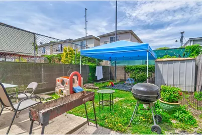 77 Wallis Ave, Jersey City, NJ 07306 - Photo 16