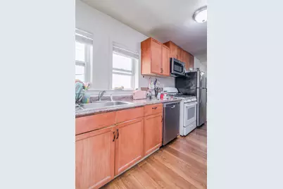 77 Wallis Ave, Jersey City, NJ 07306 - Photo 2