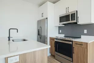 67 Martin Luther King Blvd, Newark, NJ 07104 - Photo 6
