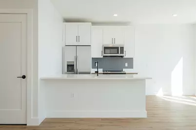 67 Martin Luther King Blvd #204, Newark, NJ 07104 - Photo 8
