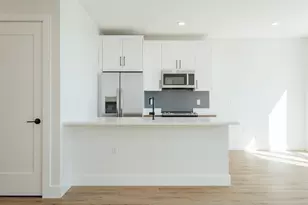 67 Martin Luther King Blvd, Newark, NJ 07104 - Photo 8