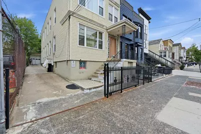 63 Thorne St, Jersey City, NJ 07307 - Photo 38