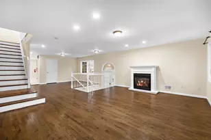 12 Liberty Ct., Secaucus, NJ 07094 - Photo 6