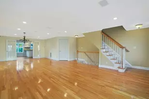 5 Hops Commons Ct, Secaucus, NJ 07094 - Photo 2