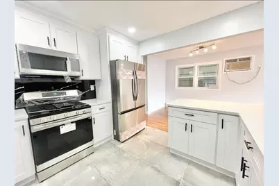 13 Silver St #2nd Fl, Bayonne, NJ 07002 - Photo 6