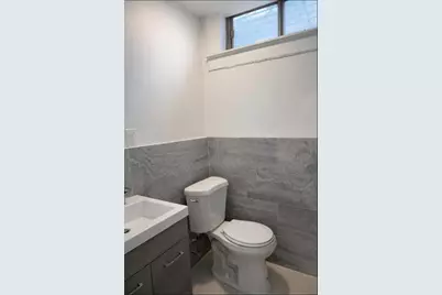 138 Bayview Ave, Jersey City, NJ 07305 - Photo 12