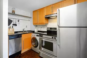 212 9th St, Jersey City, NJ 07302 - Photo 2