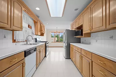 287 Avenue E, Bayonne, NJ 07002 - Photo 4