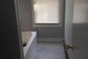 196 Van Horne St, Jersey City, NJ 07304 - Photo 10