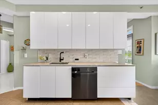 15 Freedom Way, Jersey City, NJ 07305 - Photo 12