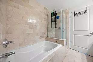 15 Enterprise Ct, Jersey City, NJ 07305 - Photo 10