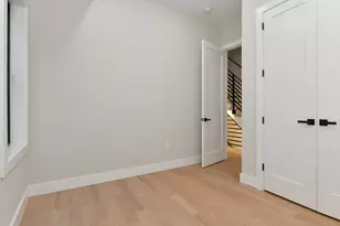 221 Columbia Ave, Jersey City, NJ 07307 - Photo 30