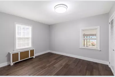 32 Kelly Parkway, Bayonne, NJ 07002 - Photo 12