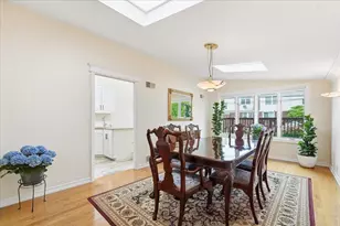 6 Parkside Ln, Bayonne, NJ 07002 - Photo 2