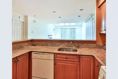 700 Mainsail Lane #700, Secaucus, NJ 07094 - Photo 4