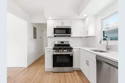 137 Kennedy Blvd #2, Bayonne, NJ 07002 - Photo 12