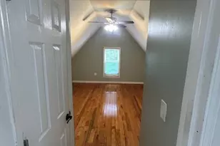 165 Wegman Pkwy, Jersey City, NJ 07305 - Photo 8