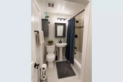 155 Bowers St #2F, Jersey City, NJ 07307 - Photo 6