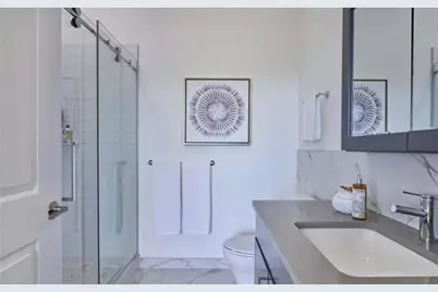 250 Avenue E #602, Bayonne, NJ 07002 - Photo 4