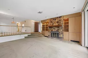 1 Peabody Ct, Teaneck Township, NJ 07666 - Photo 6