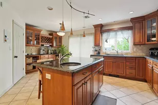 75 Myrtle Ave, Edgewater, NJ 07020 - Photo 10