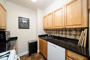 6050 Blvd E, West New York, NJ 07093 - Photo 10