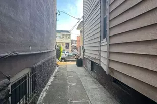 270 Woodlawn Ave, Jersey City, NJ 07305 - Photo 18